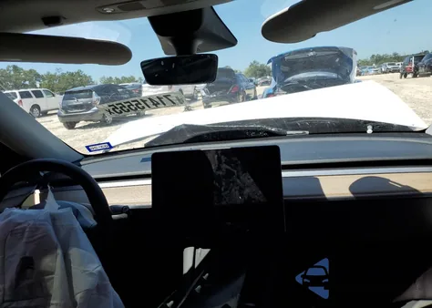 2022 Tesla Model Y из США, поврежденный, VIN 7SAYGDEE2NF572757